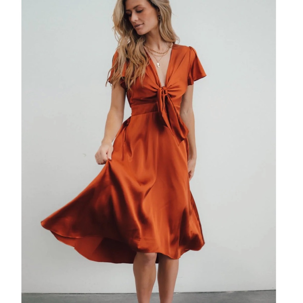 Poppy satin midi dress M